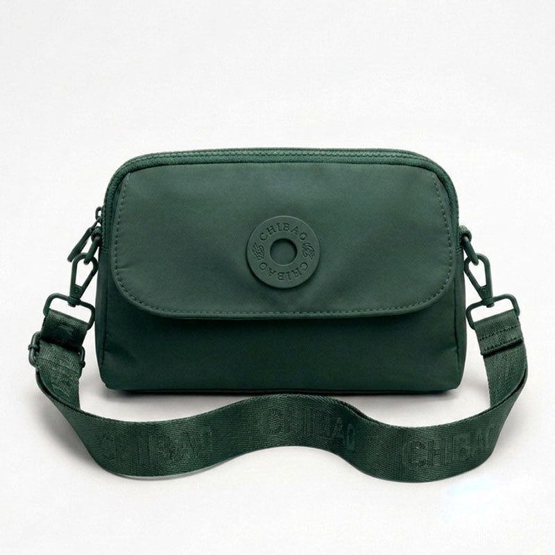  détail logo Chibao sac bandoulière mat premium