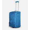 Valise souple à roulettes bleue taille cabine 52 cm sur fond blanc